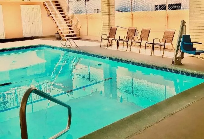 בית מלון כפרי Grand Inn