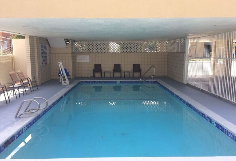 בית מלון כפרי Grand Inn