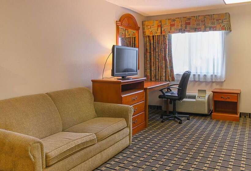Hotel Quality Inn & Suites Detroit Metro Airport