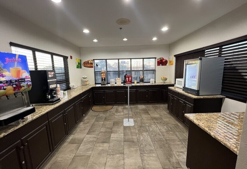 هتل Quality Inn & Suites I 10 Near Fiesta Texas