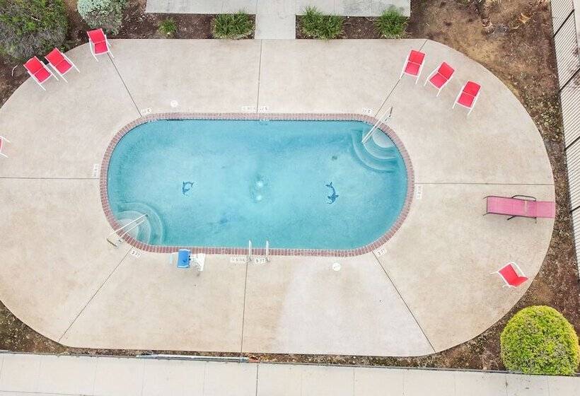 هتل Quality Inn & Suites I 10 Near Fiesta Texas