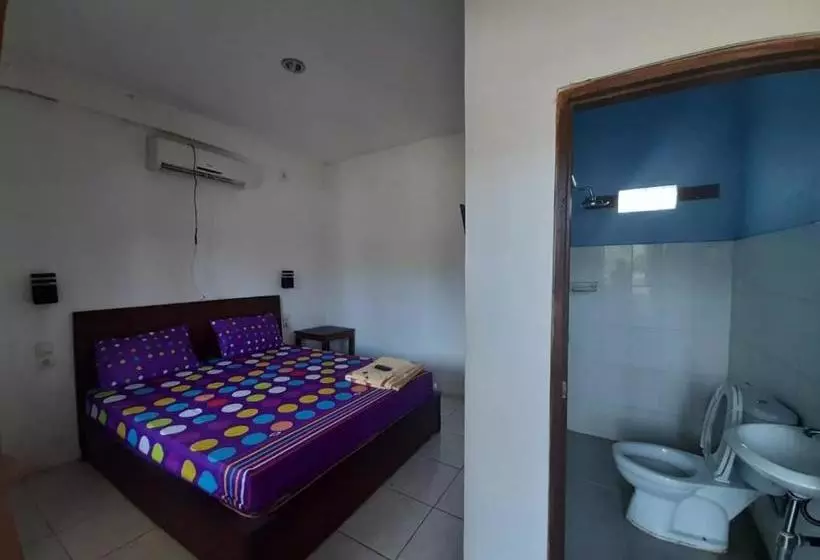 هتل Oyo 2074 Joglo Homestay