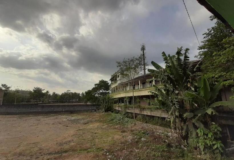 فندق Oyo 2074 Joglo Homestay