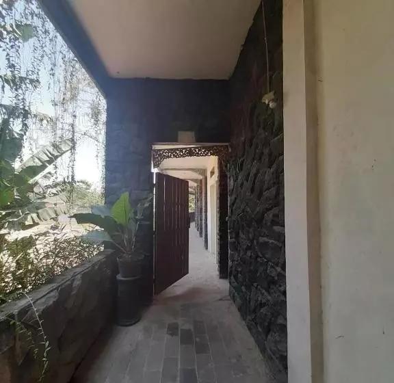 هتل Oyo 2074 Joglo Homestay