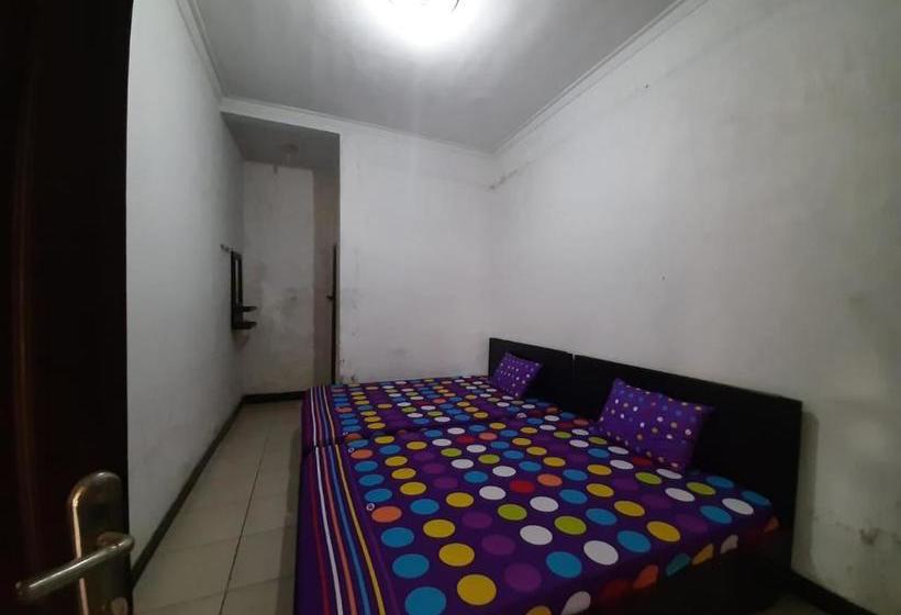 فندق Oyo 2074 Joglo Homestay