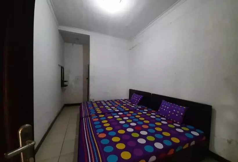 هتل Oyo 2074 Joglo Homestay
