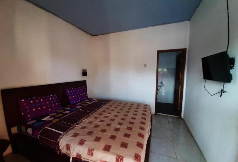 فندق Oyo 2074 Joglo Homestay