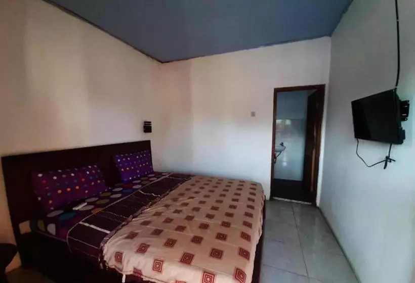 هتل Oyo 2074 Joglo Homestay