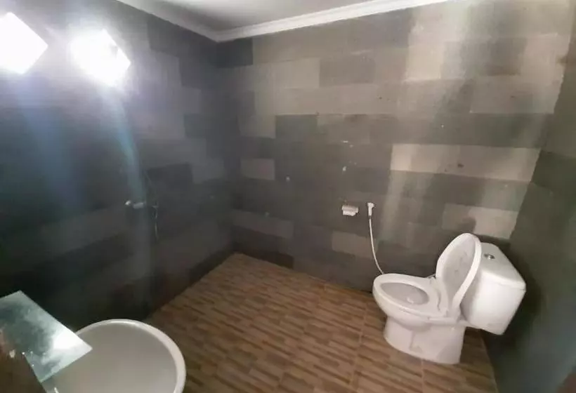 هتل Oyo 2074 Joglo Homestay