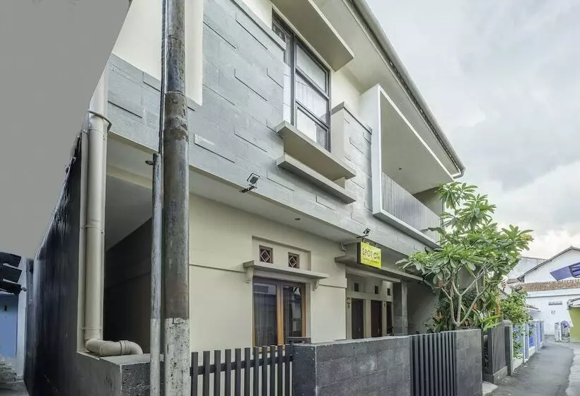 هتل Spot On 2080 Rumah Kita Residence