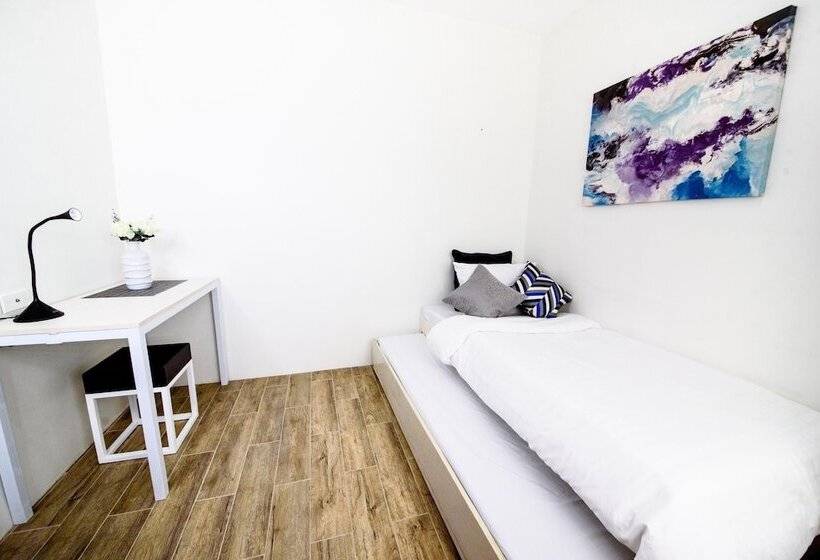 הוסטל 1075 Dormitel