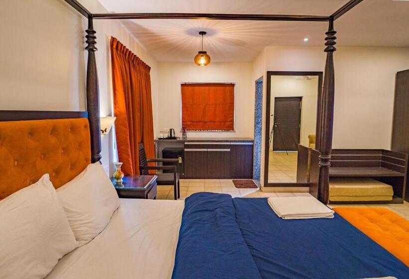 هتل Marine Studios By Le Pension Stays