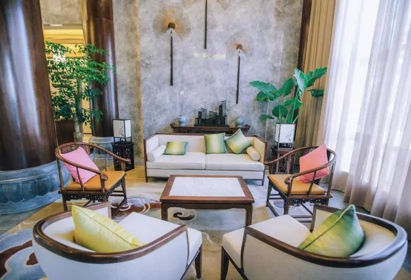 ホテル Xinhualian Lvxingu