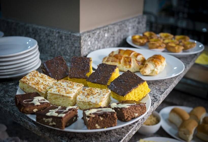 بنسيون Pousada Center Piratuba