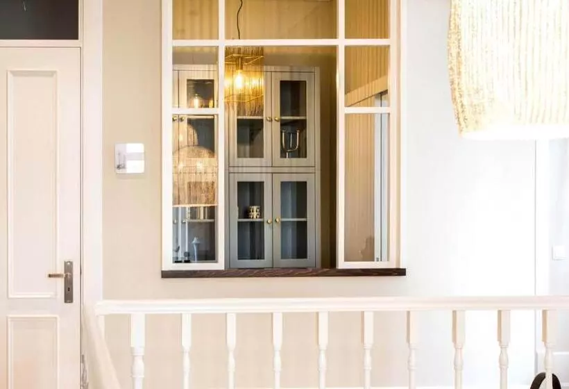 هتل Harbour Inn Design Townhouse