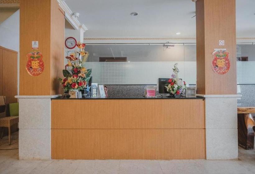 בית מלון כפרי Reddoorz Plus @ Simpang Gelael Batam 2