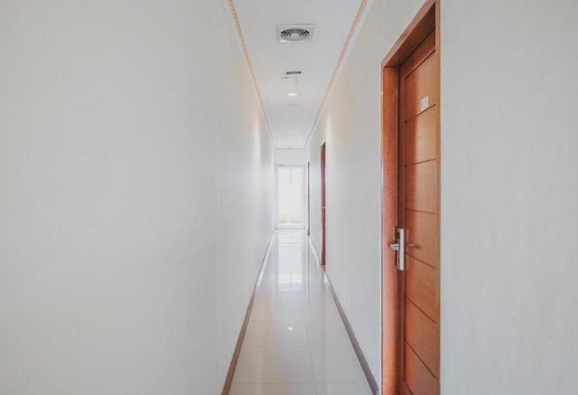 בית מלון כפרי Reddoorz Plus @ Simpang Gelael Batam 2