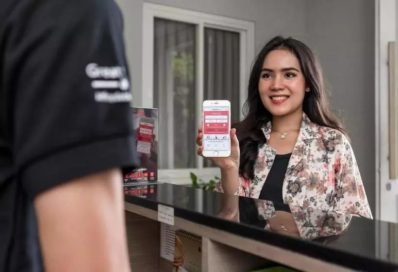 ホテル Reddoorz Plus @ Simpang Gelael Batam 2