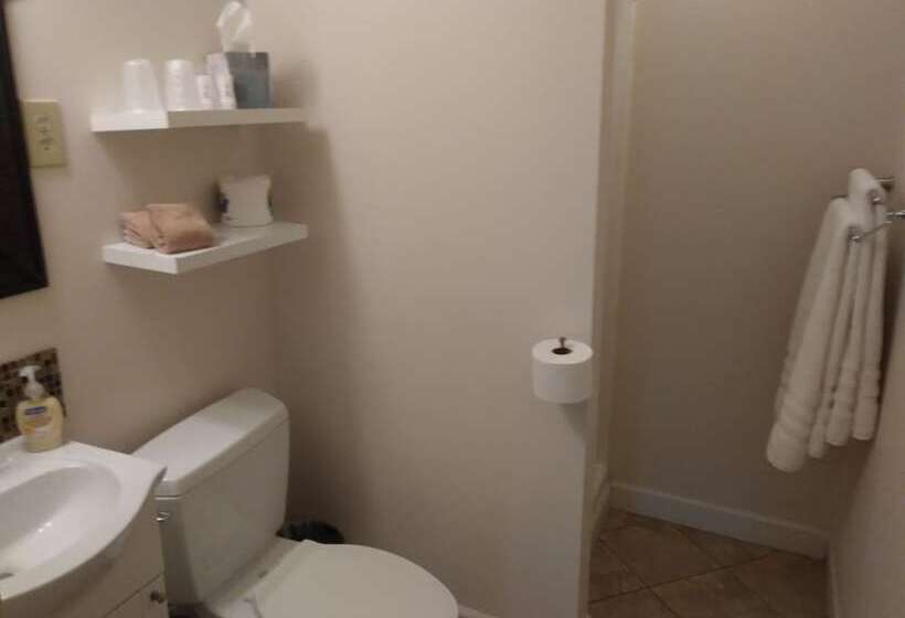 בית מלון כפרי The Inn In Westport