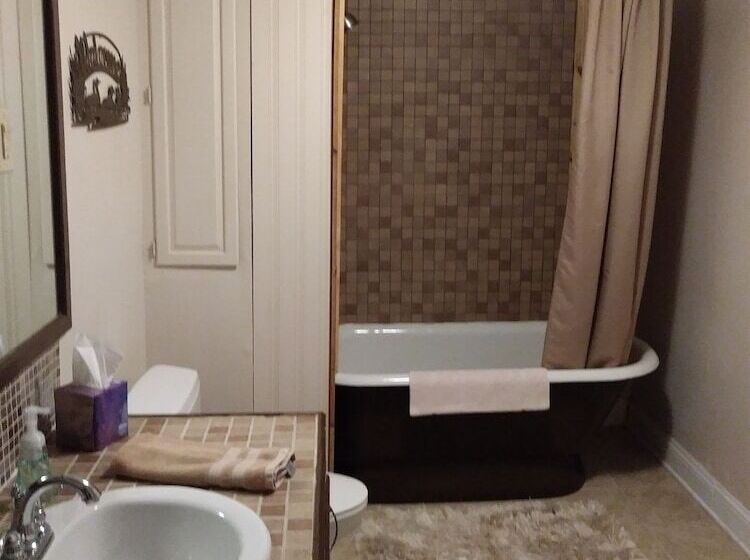 בית מלון כפרי The Inn In Westport