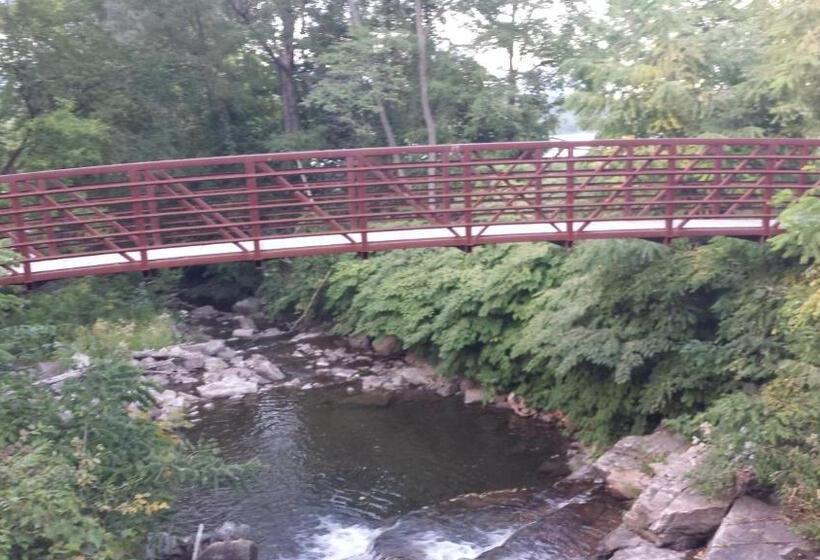 בית מלון כפרי The Inn In Westport