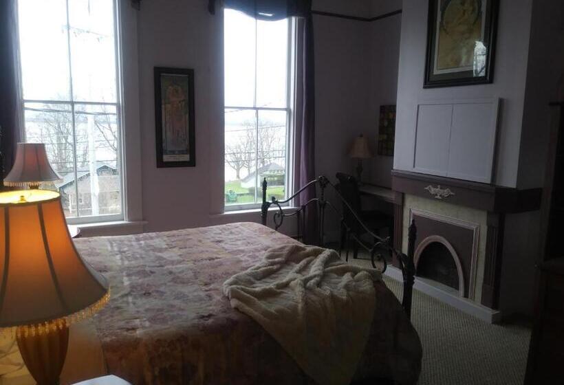 בית מלון כפרי The Inn In Westport