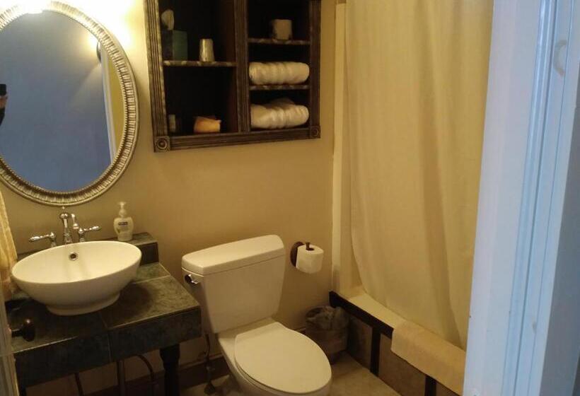 בית מלון כפרי The Inn In Westport