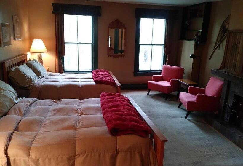 בית מלון כפרי The Inn In Westport