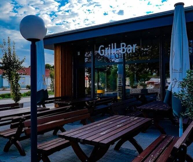 Отель Viktorosa