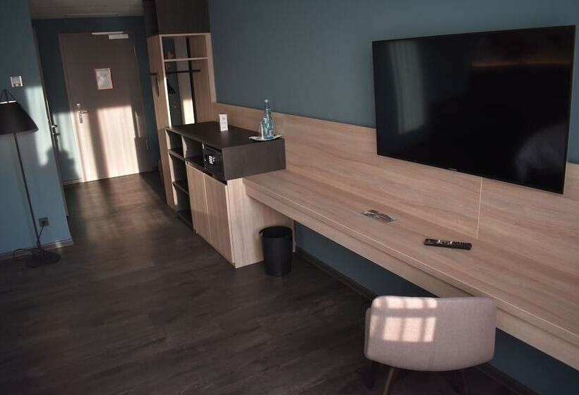 Отель Viktorosa