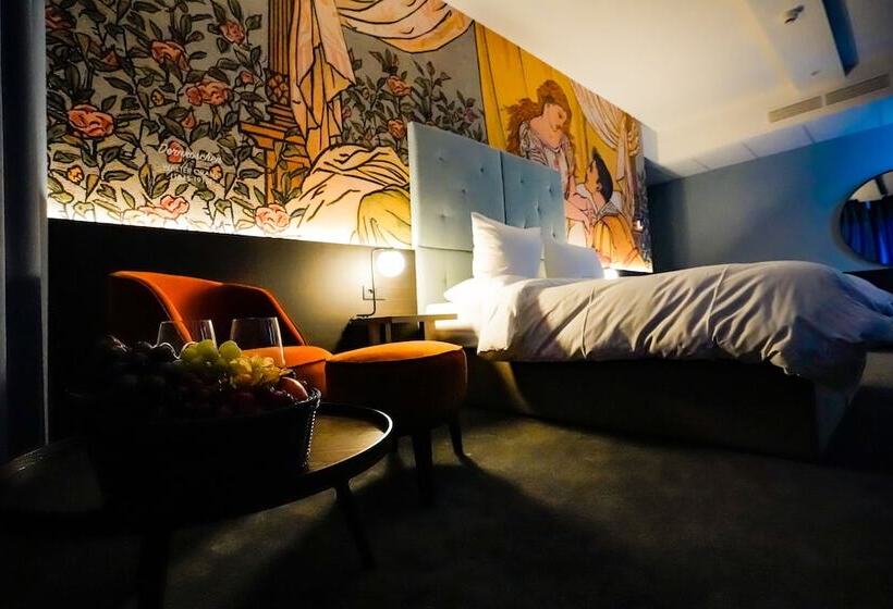 Отель Viktorosa