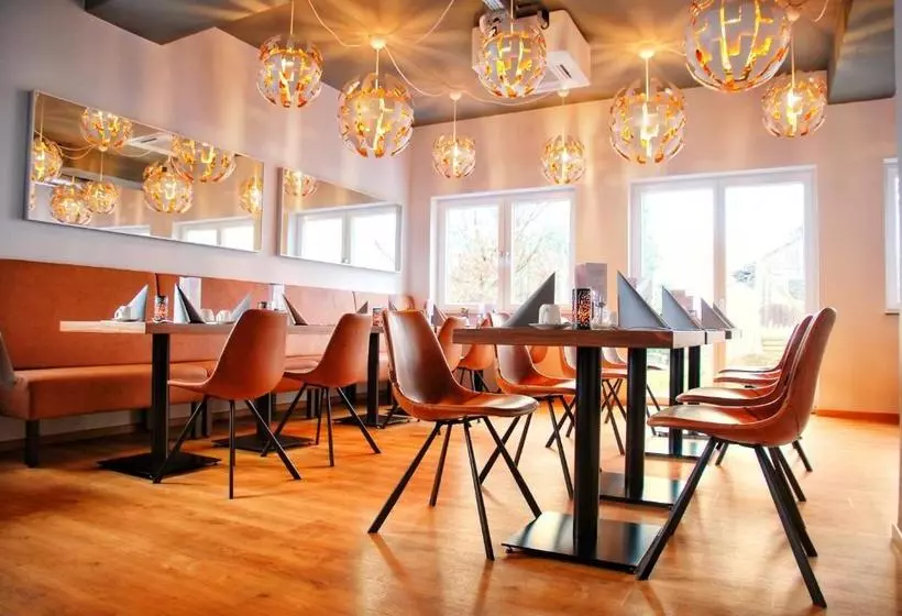 ホテル Walldorf Suites Boutique