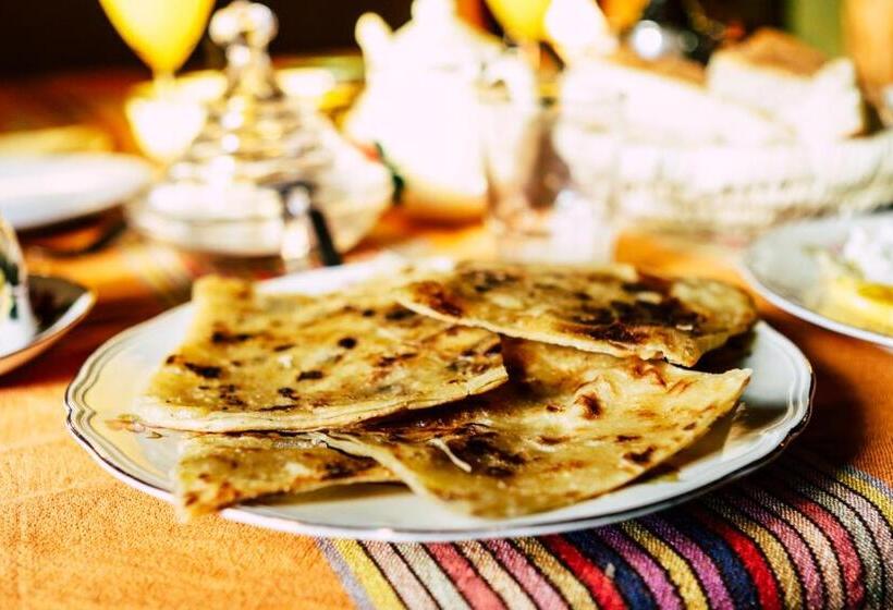 فندق على الطريق Riad Caravasar