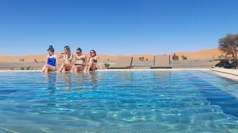 فندق على الطريق Riad Caravasar