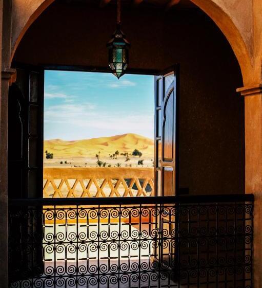 فندق على الطريق Riad Caravasar