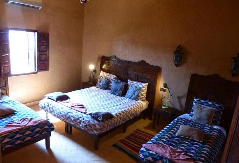 فندق على الطريق Riad Caravasar