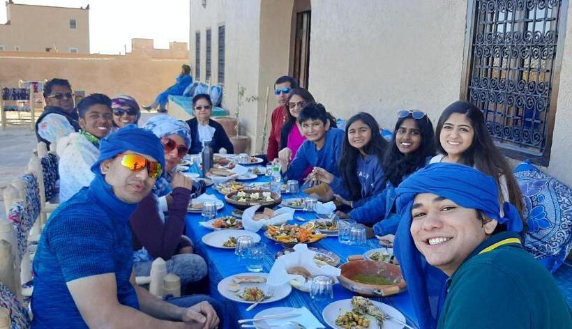 فندق على الطريق Riad Caravasar