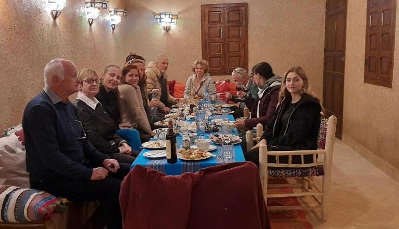 فندق على الطريق Riad Caravasar