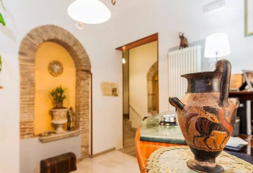 Hotelli Albergo Della Corte