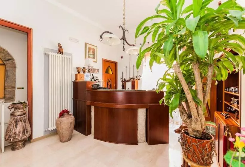 Hotelli Albergo Della Corte