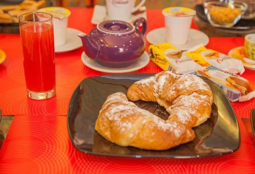 Hotelli Albergo Della Corte