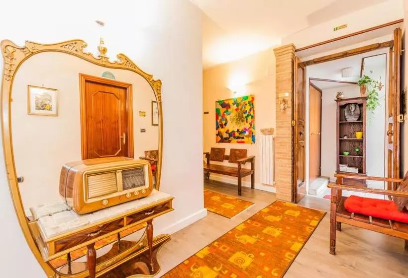 Hotelli Albergo Della Corte