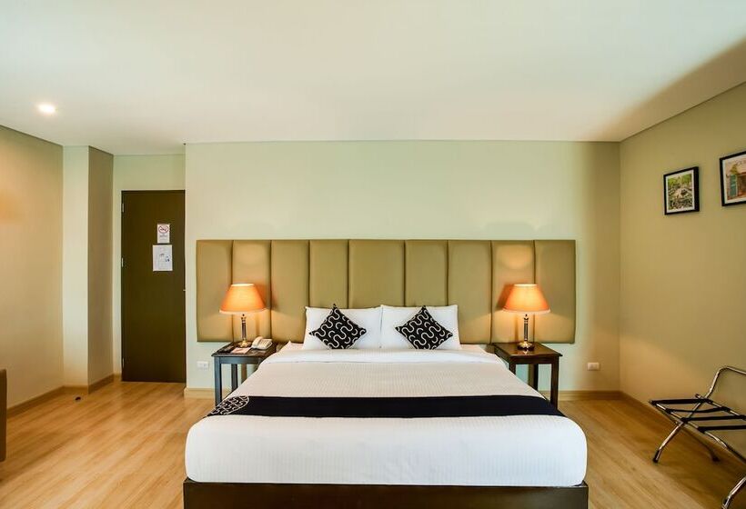 ホテル Capital O 461 Asrodel