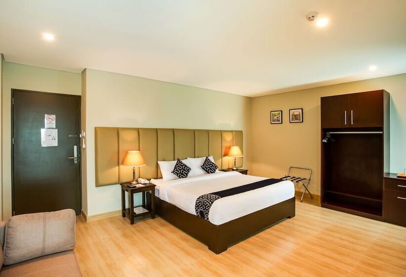 ホテル Capital O 461 Asrodel