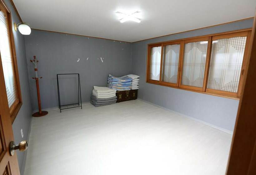 בית מלון כפרי Emerald Ace