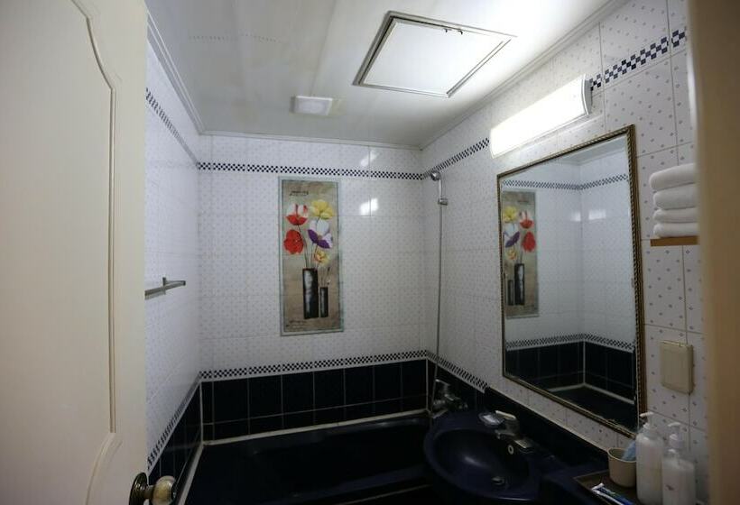 בית מלון כפרי Emerald Ace