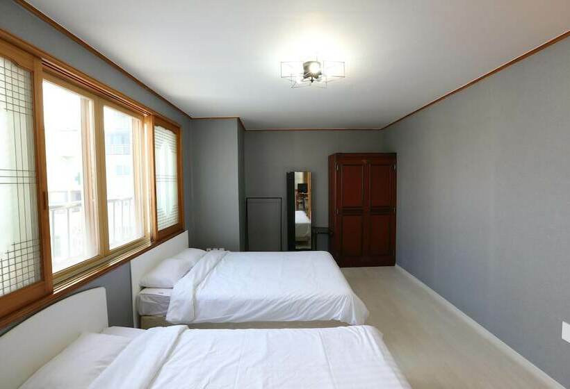 בית מלון כפרי Emerald Ace