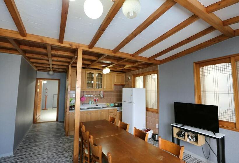 בית מלון כפרי Emerald Ace