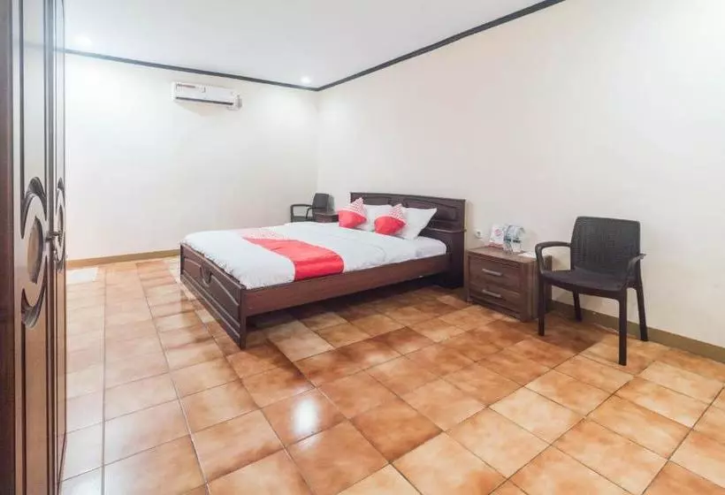 Hotelli Oyo 1688 Collin Beach