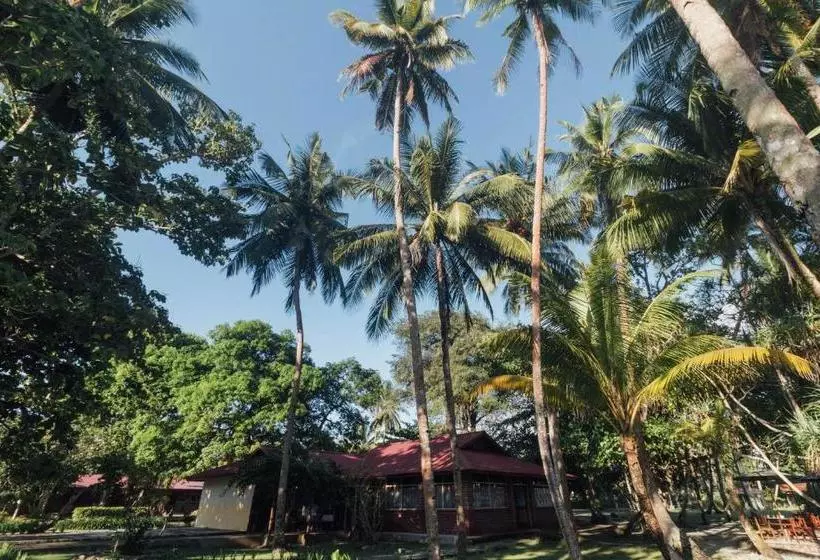 Hotelli Oyo 1688 Collin Beach